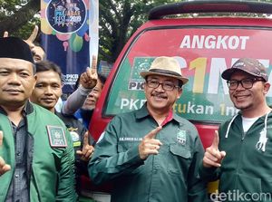 Acungkan Satu Jari, Hanif Dhakiri Luncurkan Angkot Cinta Bandung
