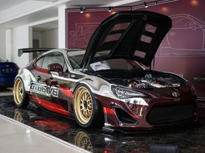 Ratusan Mobil Modifikasi Adu Cantik di Senayan Ratusan Mobil Modifikasi Adu Cantik di Senayan