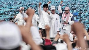 Potret Prabowo dan Anies di Panggung Reuni 212