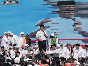 Alasan Anies Kenakan Baju Dinas Saat Hadir di Reuni 212 Alasan Anies Kenakan Baju Dinas Saat Hadir di Reuni 212