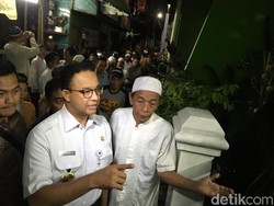 Anies Tiba di Kediaman Peserta Reuni 212 yang Meninggal Dunia