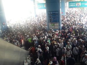 Ada Reuni 212, Volume Pengguna KRL Meningkat Hingga 15 Kali Lipat