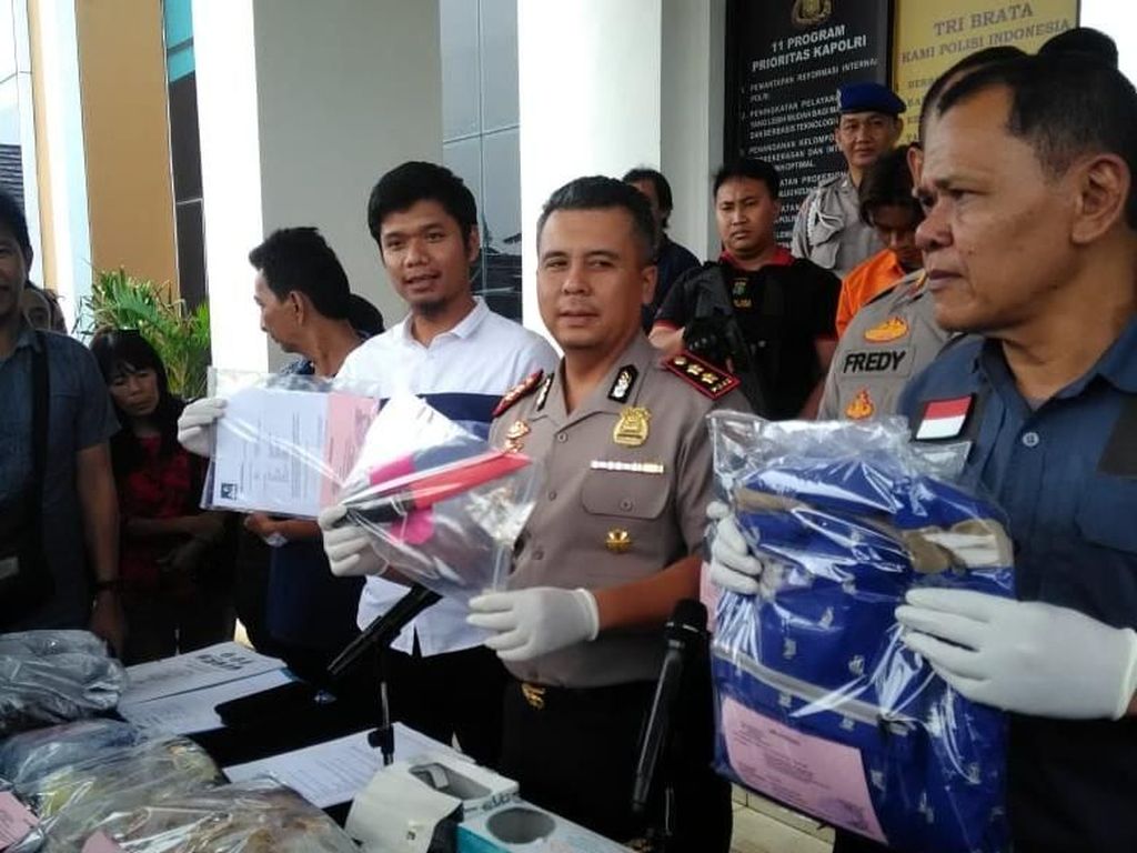 Polres Tangsel Tangkap 3 Sekawan Pencuri Mobil Sopir Taksi Online Polres Tangsel Tangkap 3 Sekawan Pencuri Mobil Sopir Taksi Online