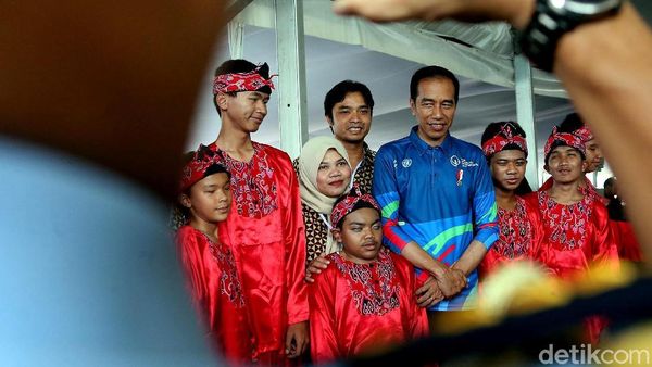 Hadiri Hari Disabilitas Internasional Jokowi Semringah Banget