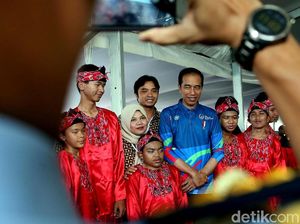 Hadiri Hari Disabilitas Internasional Jokowi Semringah Banget Hadiri Hari Disabilitas Internasional Jokowi Semringah Banget
