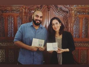 Nikah ke KUA Pakai Jeans, Beauty Vlogger Suhay Salim Dipuji Netizen Nikah ke KUA Pakai Jeans, Beauty Vlogger Suhay Salim Dipuji Netizen