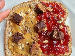 Gurih Creamy Roti Oles Peanut Butter Buat Sarapan, Siapa Mau?