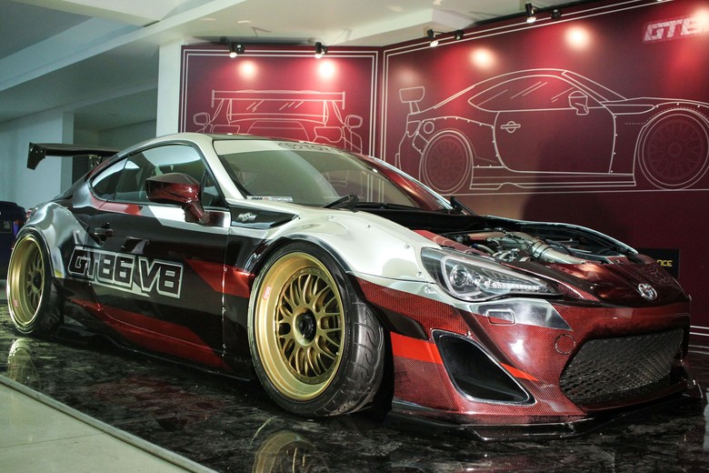 Toyota 86 bermesin Corvette. Foto: Rifikianto Nugroho Toyota 86 bermesin Corvette. Foto: Rifikianto Nugroho