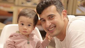 Potret Kedekatan Ali Syakieb dan Keponakan, Sweet Banget