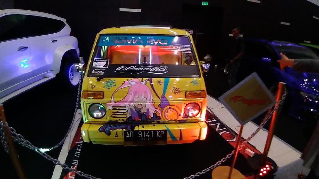 Hijet 1000 Rasa Kekinian, Ada Sunroof, Mini Bar, dan Bisa Main PS Hijet 1000 Rasa Kekinian, Ada Sunroof, Mini Bar, dan Bisa Main PS