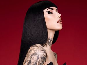 Kat Von D Melahirkan Anak Pertama di Usia 36 Tahun Kat Von D Melahirkan Anak Pertama di Usia 36 Tahun