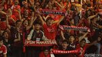 Tangisan Pendukung PSM Makassar di Stadion PTIK
