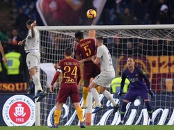Roma membalas melalui Cengiz Under sebelum Mauro Icardi membawa Inter kembali memimpin di menit ke-66. REUTERS/Alberto Lingria.