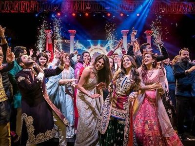 Foto: Penampilan Priyanka Chopra Bak Ratu Bollywood di Pesta Pernikahannya