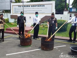 Kejari Jombang Musnahkan Narkoba Senilai Rp 1 Miliar
