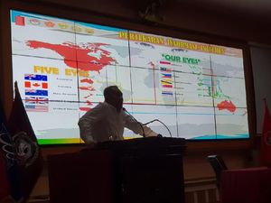 Menhan Beri Kuliah Umum Mahasiswa Universitas Pertahanan