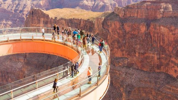 Perhatian! 8 Objek Wisata Populer Ini Tak Boleh Difoto