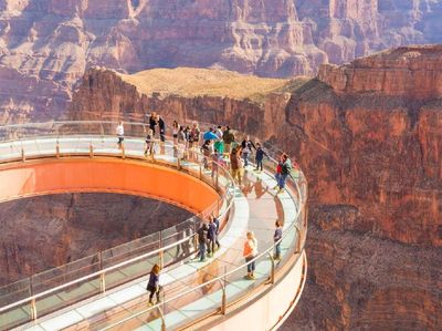 Perhatian! 8 Objek Wisata Populer Ini Tak Boleh Difoto