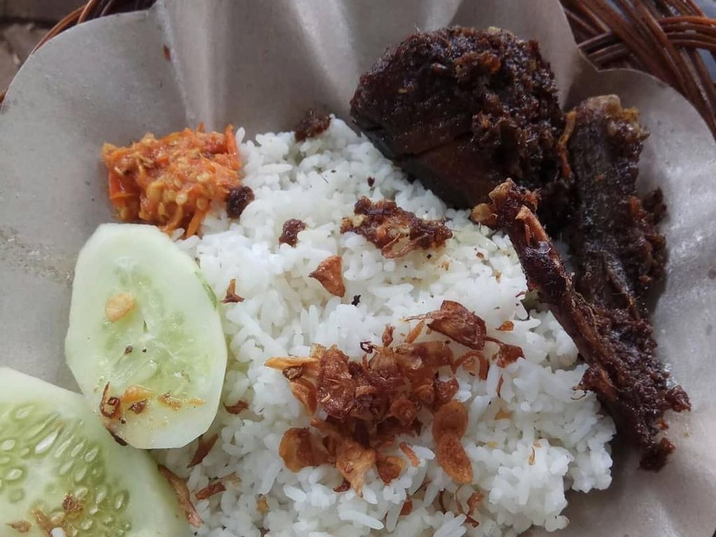 Ada Bebek Kuntilanak yang Gentayangan Tiap Jam 6 Sore di Sini Ada Bebek Kuntilanak yang Gentayangan Tiap Jam 6 Sore di Sini