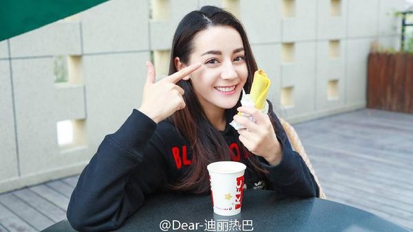 Gaya Kulineran Dilraba Dilmurat, Artis Cantik Terpopuler China dari Etnis Uyghur