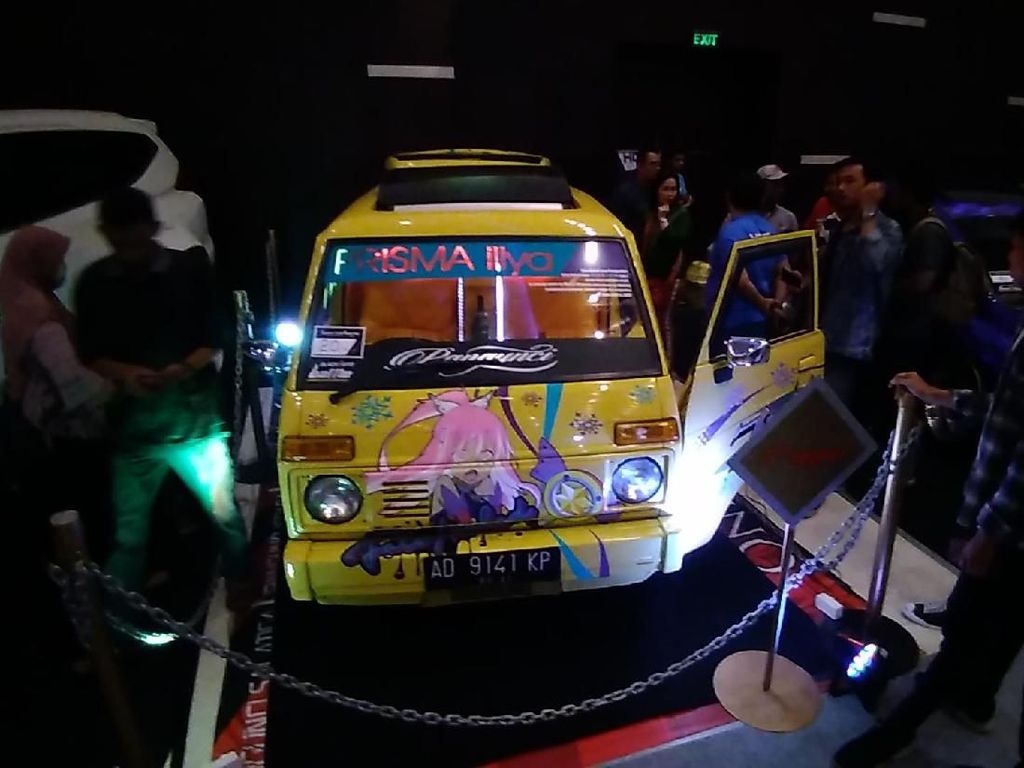 Hijet 1000 Nggak Jadul Lagi, Pakai Sunroof dan Ada Mini Bar-nya Hijet 1000 Nggak Jadul Lagi, Pakai Sunroof dan Ada Mini Bar-nya
