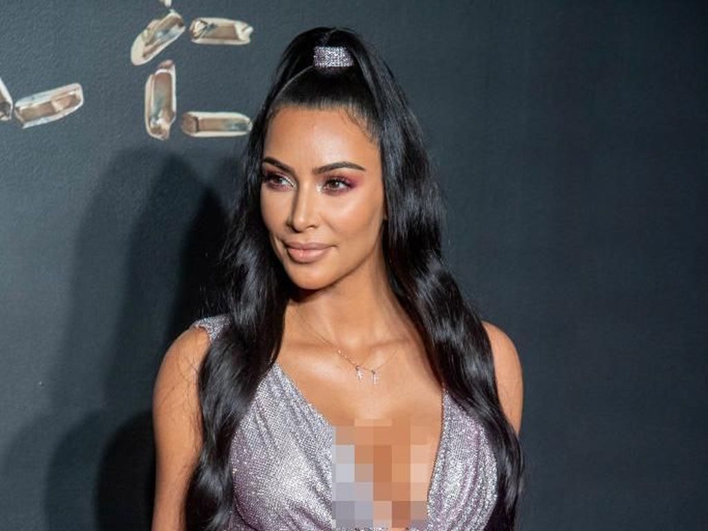 Gelar Baby Shower, Kim Kardashian Ajak Tamu Meditasi dengan Ganja Gelar Baby Shower, Kim Kardashian Ajak Tamu Meditasi dengan Ganja