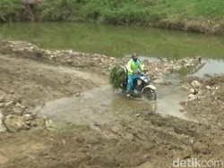 Sepekan Jembatan di Bojonegoro Ambruk, Warga Masih Kesulitan Akses
