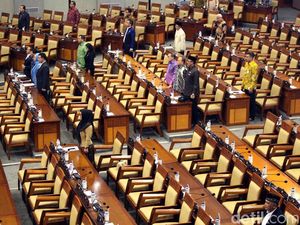 Penampakan Kursi Kosong di Paripurna saat 409 Anggota DPR Tak Hadir