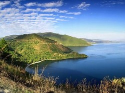 Jelajah Indahnya Danau Toba yang Tawarkan Sejuta Pesona