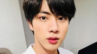 Lagi Ulang Tahun, Ini 10 Hal yang Bisa Bikin Kamu Jatuh Cinta Sama Jin BTS