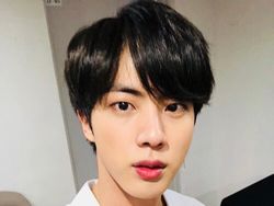 Gatal-gatal Karena Alergi Bawang Putih, Jin BTS Disebut Reinkarnasi Drakula