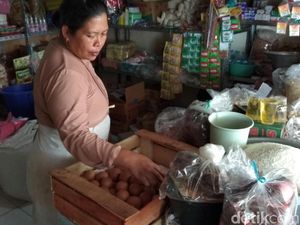 Jelang Natal, Harga Telur di Pasar Projo Ambarawa Naik