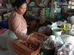 Jelang Natal, Harga Telur di Pasar Projo Ambarawa Naik