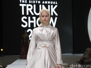 Deretan Tren Hijab 2019 Menurut Desainer, Warna Zen hingga Galaksi Deretan Tren Hijab 2019 Menurut Desainer, Warna Zen hingga Galaksi