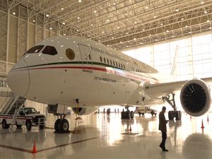 Pesawat Kepresidenan Meksiko Dilelang