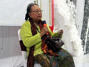 Mengenang NH Dini, Legenda Sastra Feminis Indonesia Mengenang NH Dini, Legenda Sastra Feminis Indonesia
