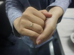 Momen Menegangkan Saat Evakuasi Cincin di Jari ODGJ Hamil