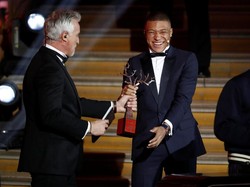Kylian Mbappe menjadi peraih Kopa Trophy 2018. Penghargaan untuk pemain U-21 terbaik dunia itu baru diadakan France Football di tahun ini. (Foto: Benoit Tessier/Reuters)
