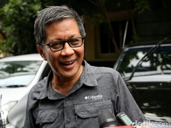 Numpang Sepeda Motor, Rocky Gerung Hadiri Konfernas Gerindra