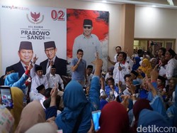 Resmikan Roemah Djoeang Lamongan, Sandiaga Janji Sejahterakan Emak-emak
