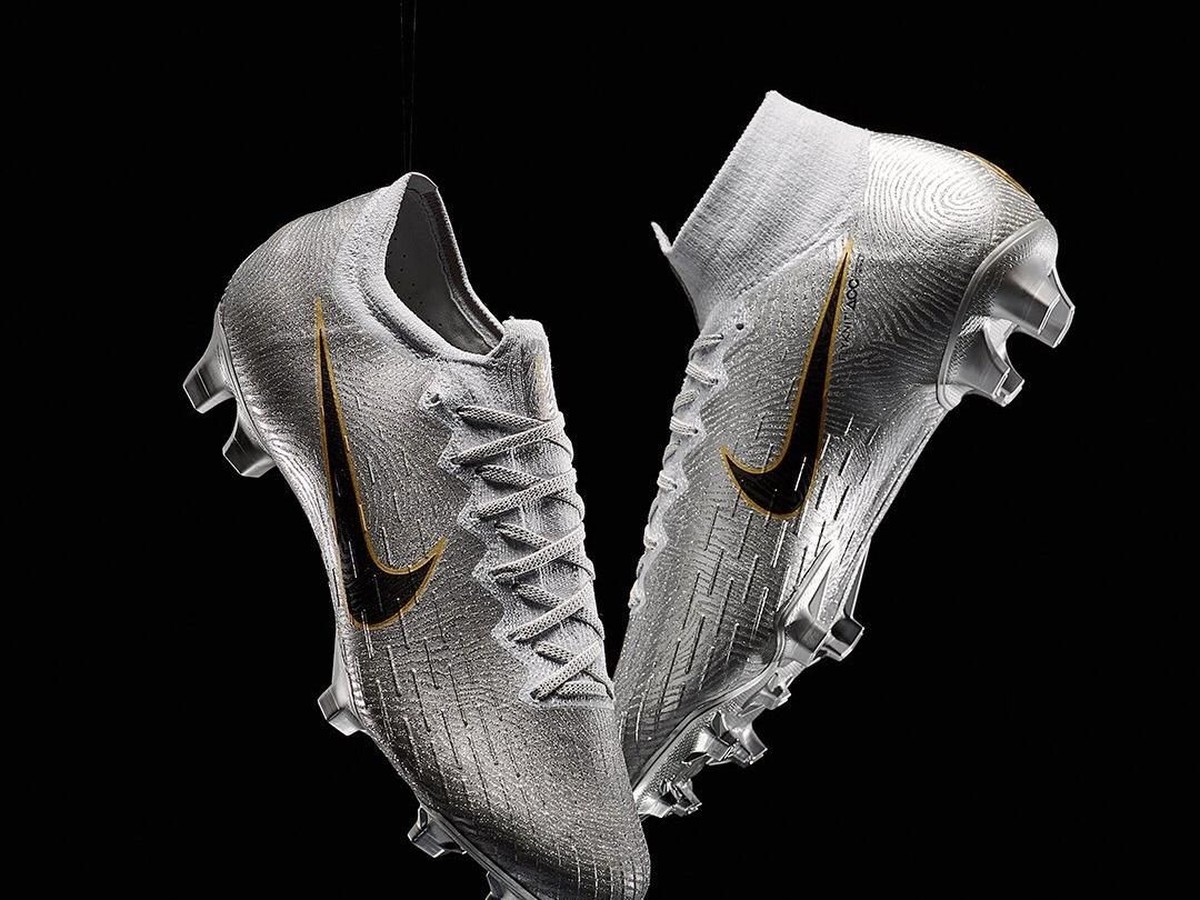 Nike Golden Touch untuk Luka Modric yang baru menangi Ballon dOr 2018 (Instagram @prodirectsoccer)