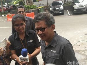 Rocky Tak Tahu soal Foto Lebam Ratna: Saya Sedang di Gunung Elbrus Rocky Tak Tahu soal Foto Lebam Ratna: Saya Sedang di Gunung Elbrus