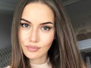 Foto: Pesona Fahriye Evcen yang Disebut Wanita Tercantik di Turki Foto: Pesona Fahriye Evcen yang Disebut Wanita Tercantik di Turki