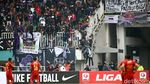 Timnya Kalah, Pendukung Persita Rusuh ke Tengah Lapangan