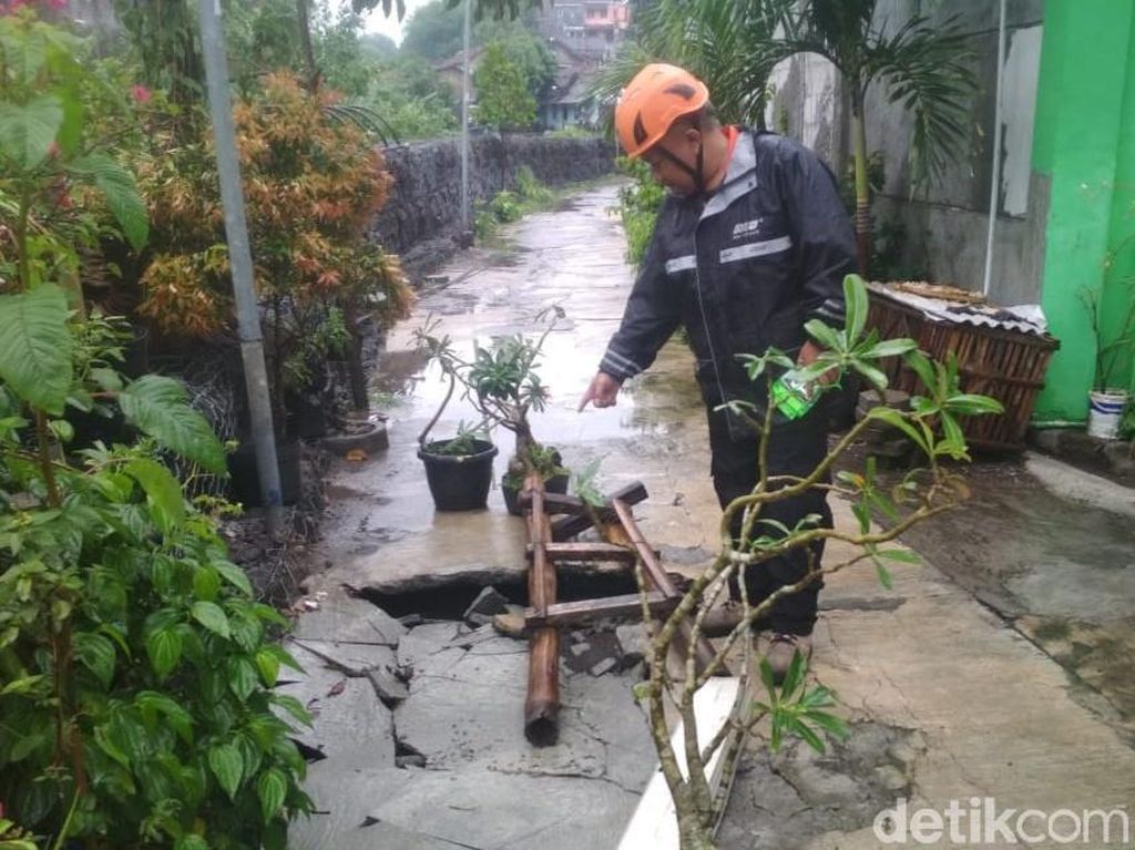 BPBD Minta Warga Waspadai Potensi Gerakan Tanah di Beberapa Titik DIY BPBD Minta Warga Waspadai Potensi Gerakan Tanah di Beberapa Titik DIY