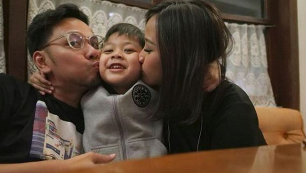Cara Astrid Bagi Waktu Luangnya dan Disiplinkan Anak
