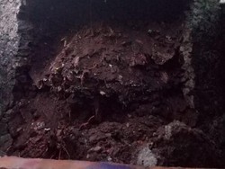 Tanah Longsor Terjadi di Cilandak, Penghuni Rumah Dievakuasi