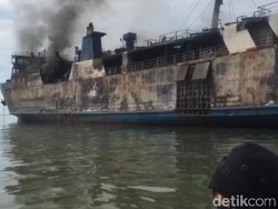 Video Evakuasi Korban Kebakaran Kapal KM Gerbang Samudra
