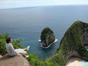 Birunya Nusa Penida yang Bikin Mata Kamu Segar di Pagi Hari
