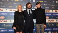 Mantan gelandang Timnas Italia, Andrea Pirlo, turut datang ke acara tersebut. (Pier Marco Tacca/Getty Images)